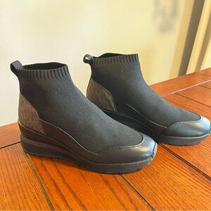 Michael Kors Skyler Chocolate Logo Knit Stretch Wedge Sock Booties Wmns Sz. 9